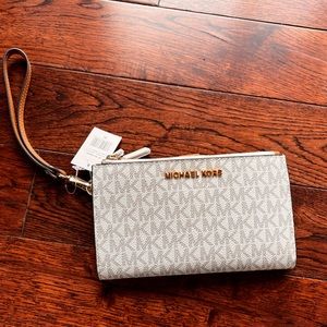 Michael Kors wristlet